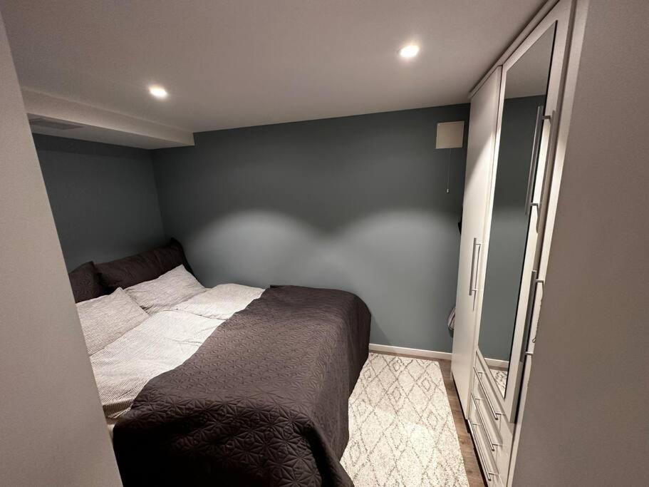 Basement Apartment With Parking Олесунн Екстер'єр фото